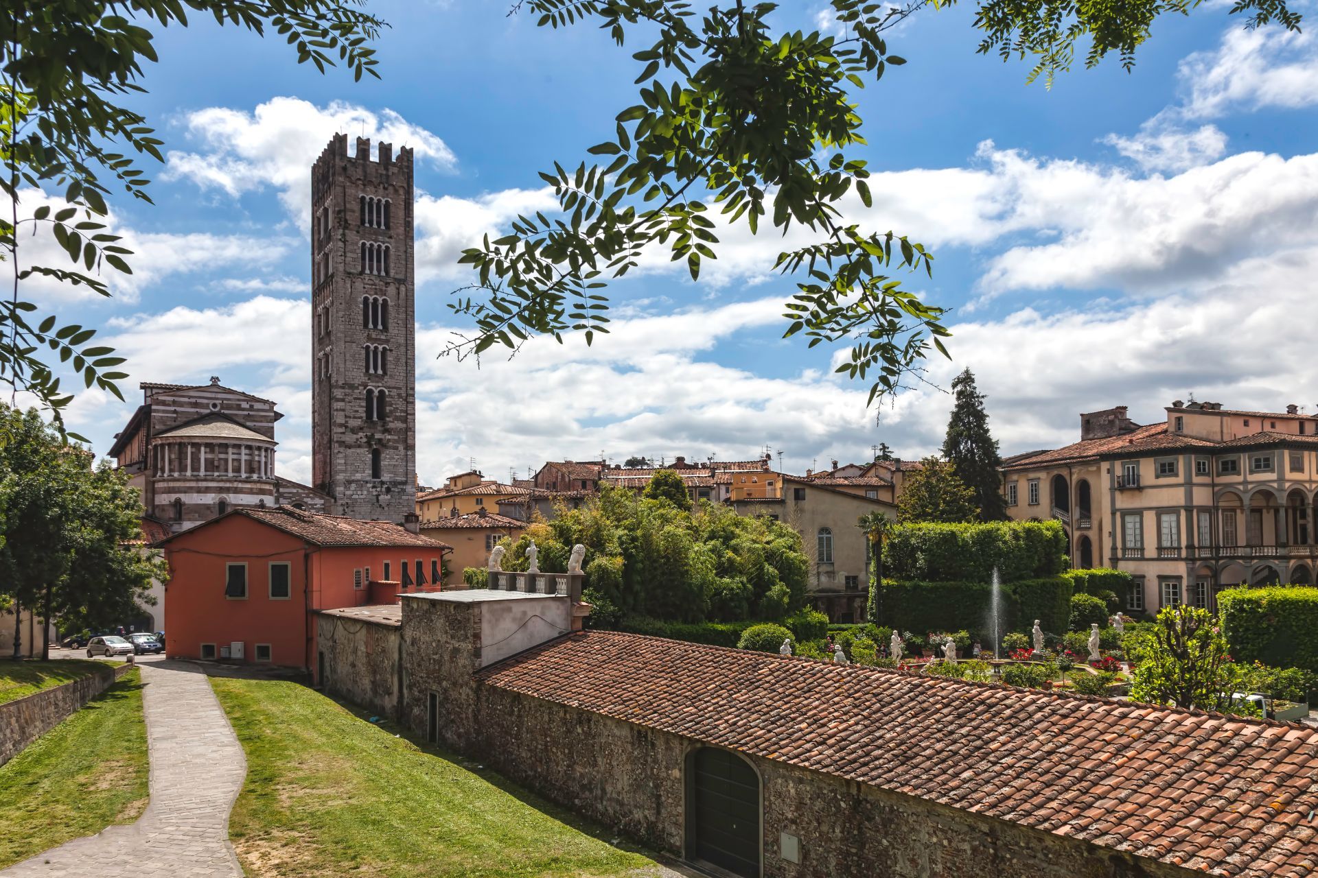 Scoprire Lucca e le Altre Meraviglie Toscane